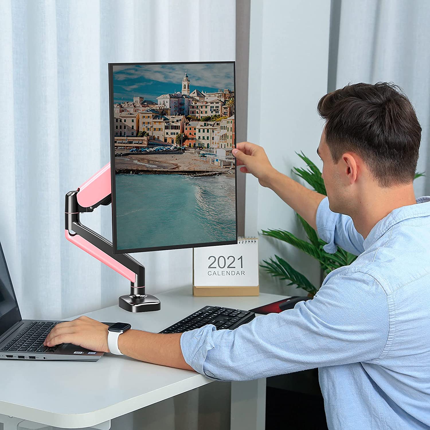 Smatto Pink Monitor Desk Mount for Monitor up to 32'' – WOKA